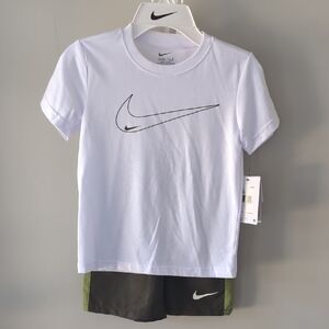 Nike Boys 2 PC Cargo Khaki Top And Shorts
